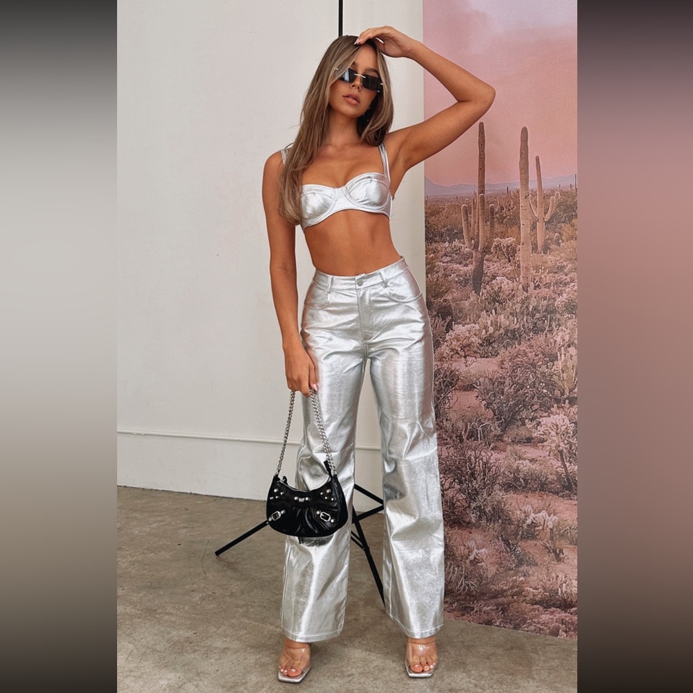 WHITE FOX Silver Metallic Pants Size XS